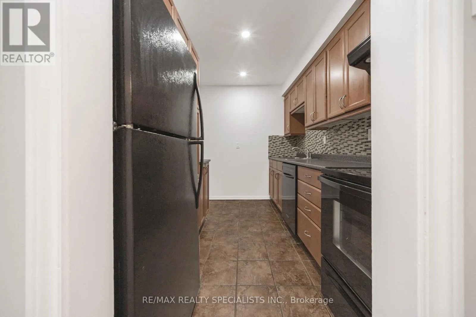 20 ENMOUNT DRIVE