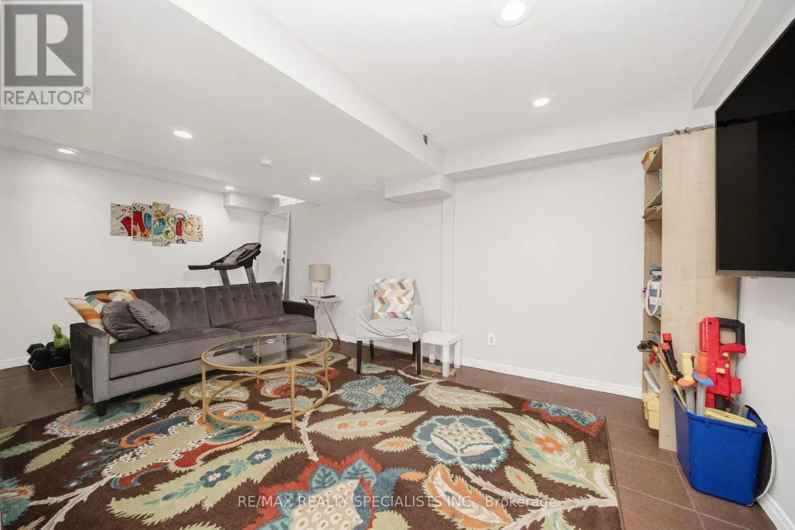 20 ENMOUNT DRIVE