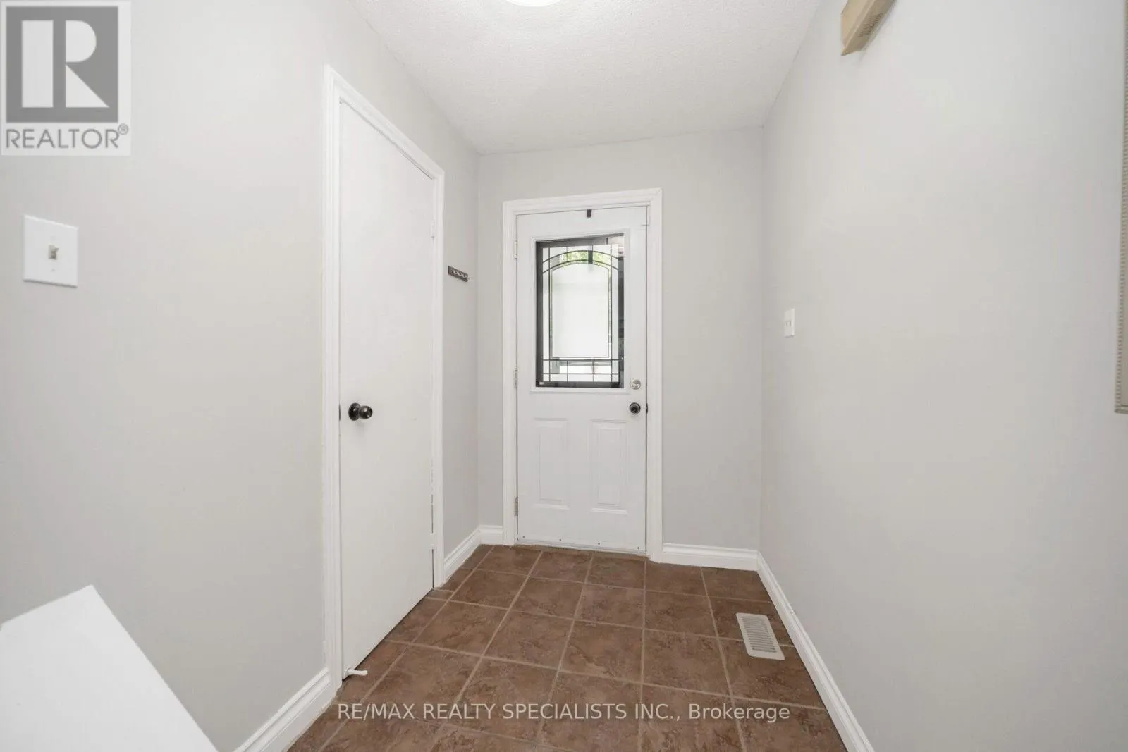 20 ENMOUNT DRIVE