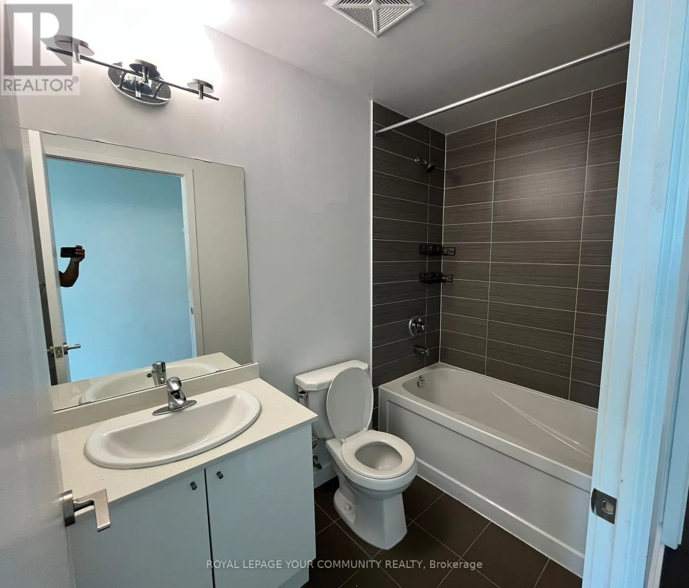 1702 - 3985 GRAND PARK DRIVE