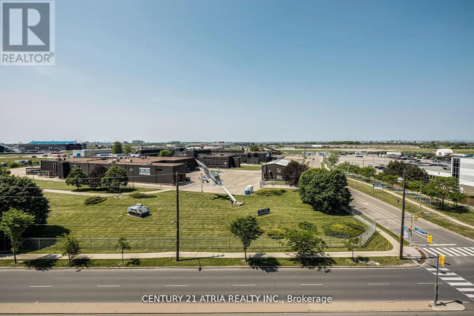 822 - 1100 SHEPPARD AVENUE W