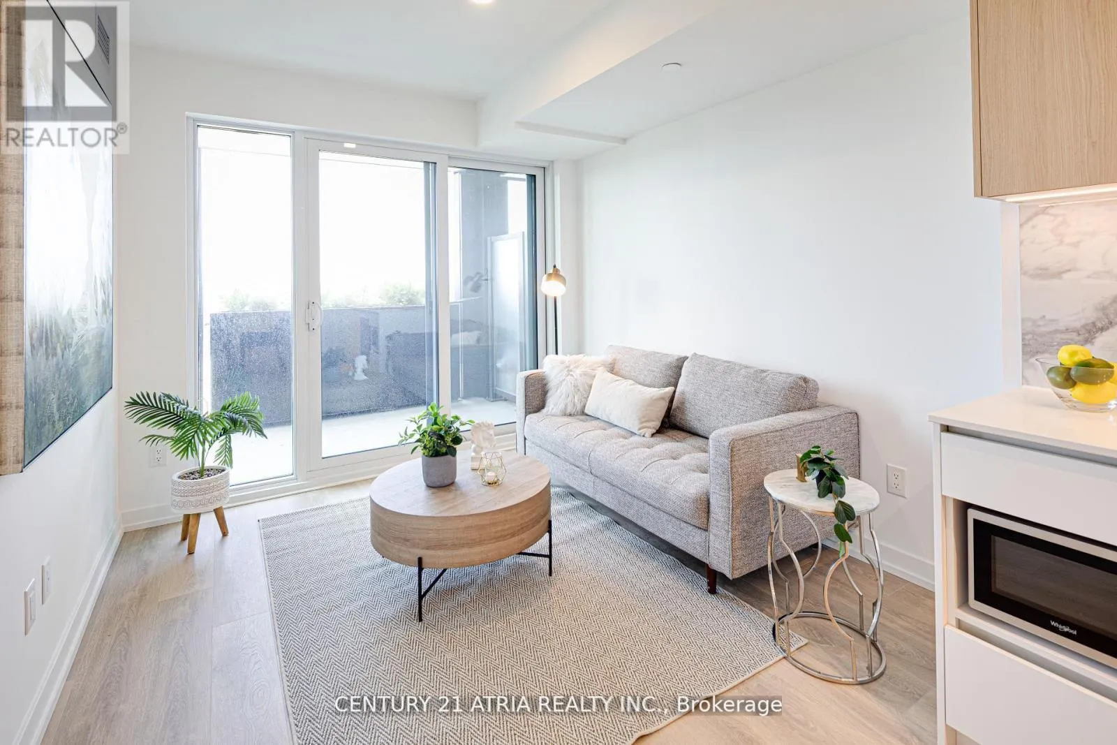822 - 1100 SHEPPARD AVENUE W