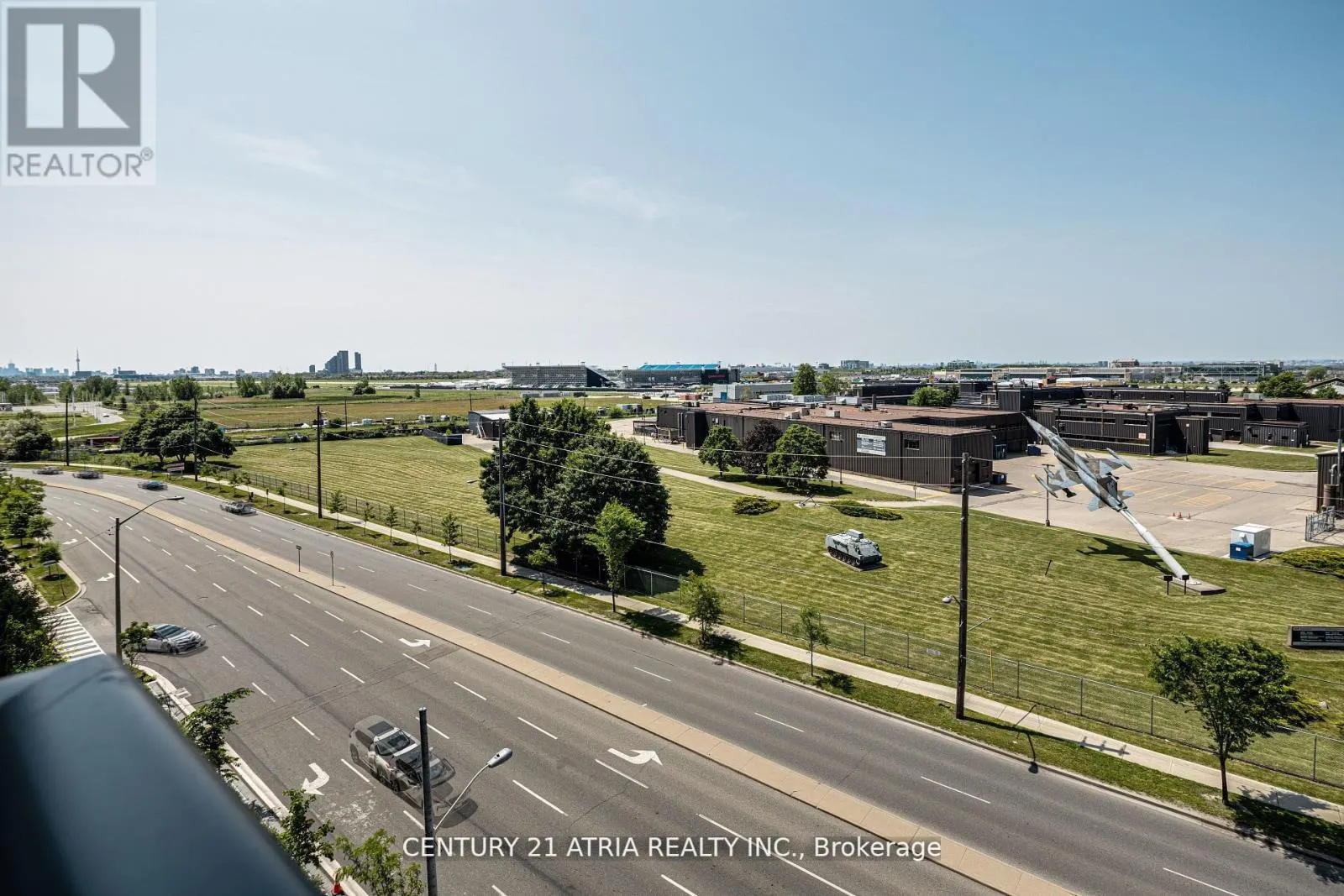 822 - 1100 SHEPPARD AVENUE W