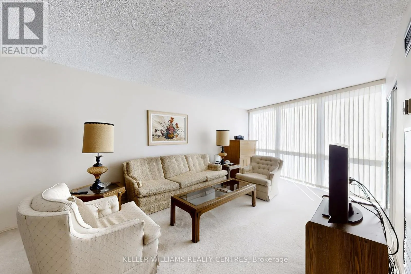 1208 - 10 MARKBROOK LANE