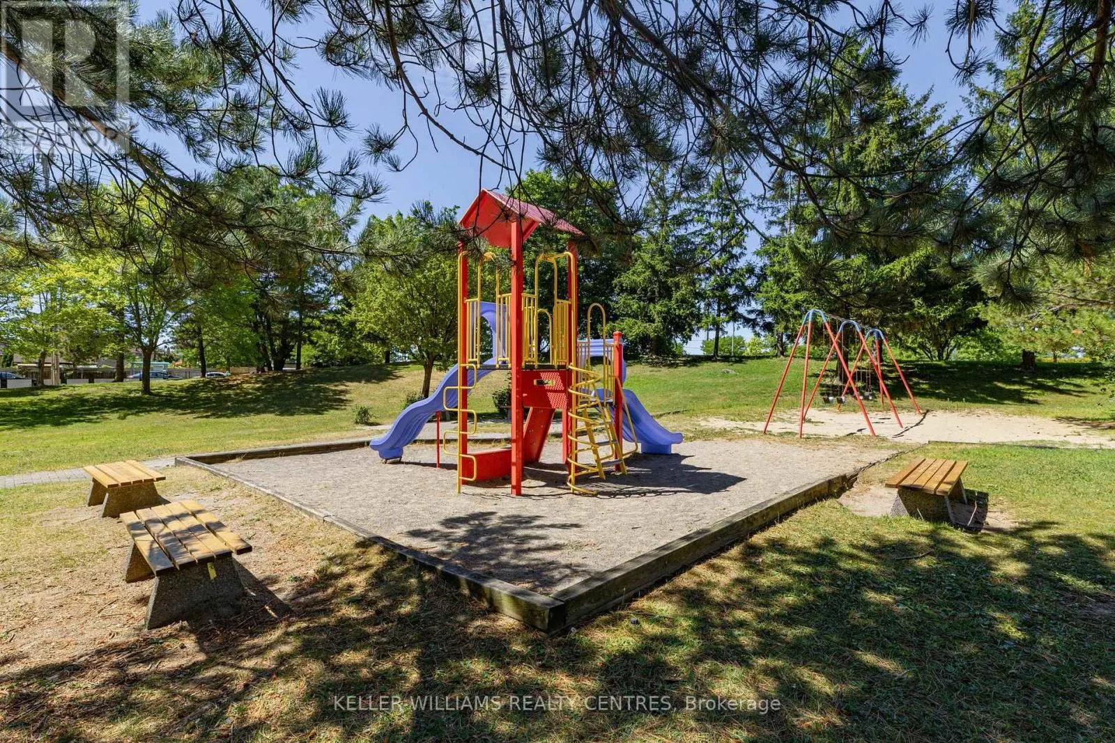 1208 - 10 MARKBROOK LANE
