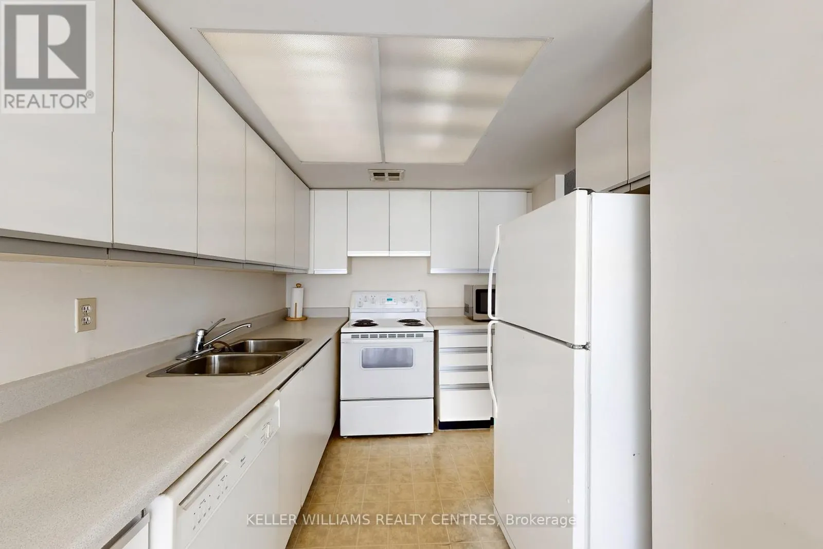 1208 - 10 MARKBROOK LANE