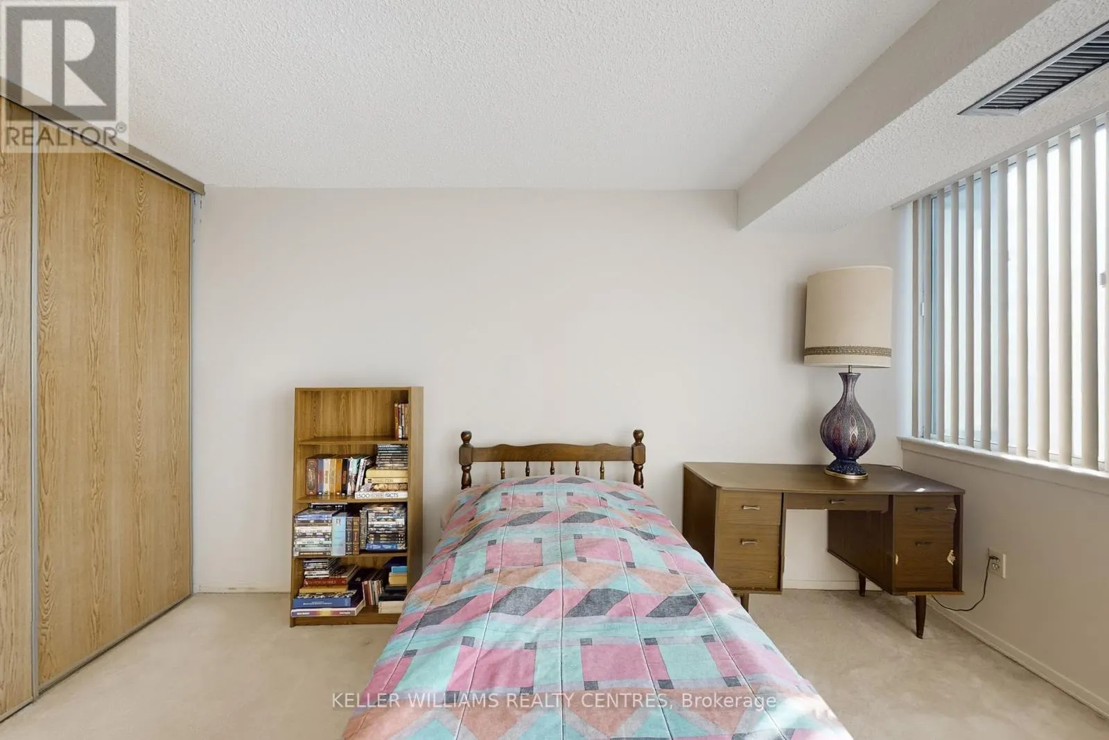 1208 - 10 MARKBROOK LANE