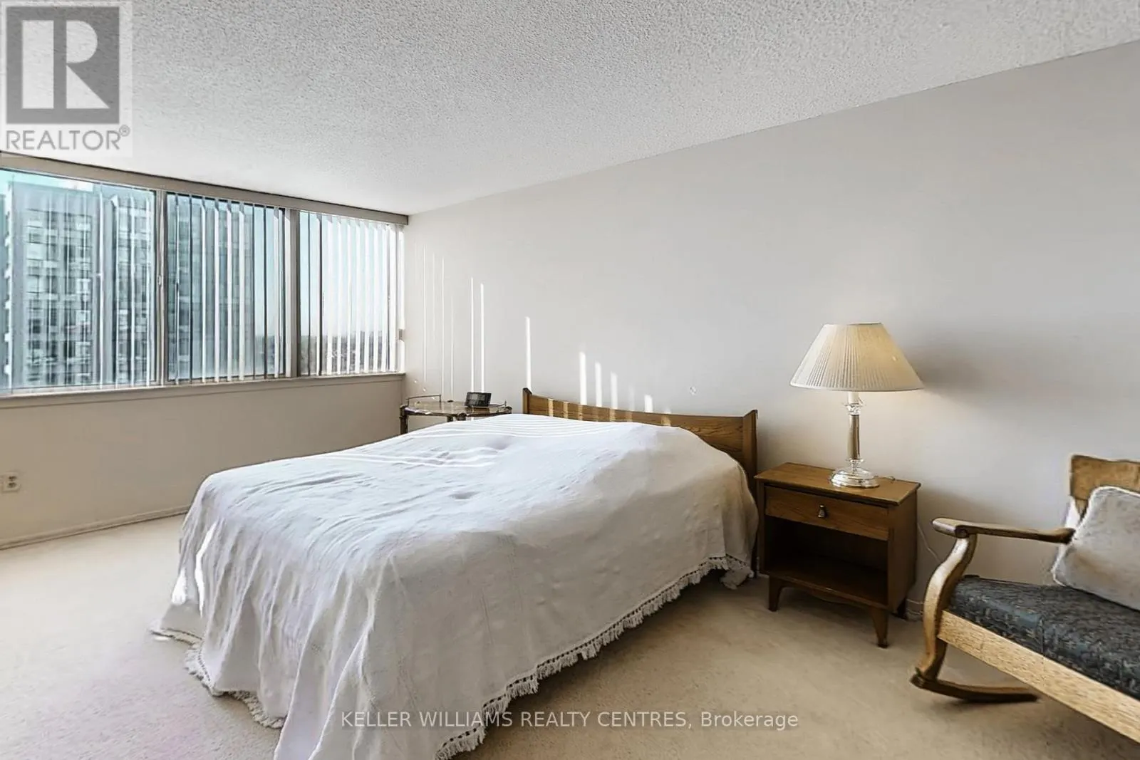 1208 - 10 MARKBROOK LANE