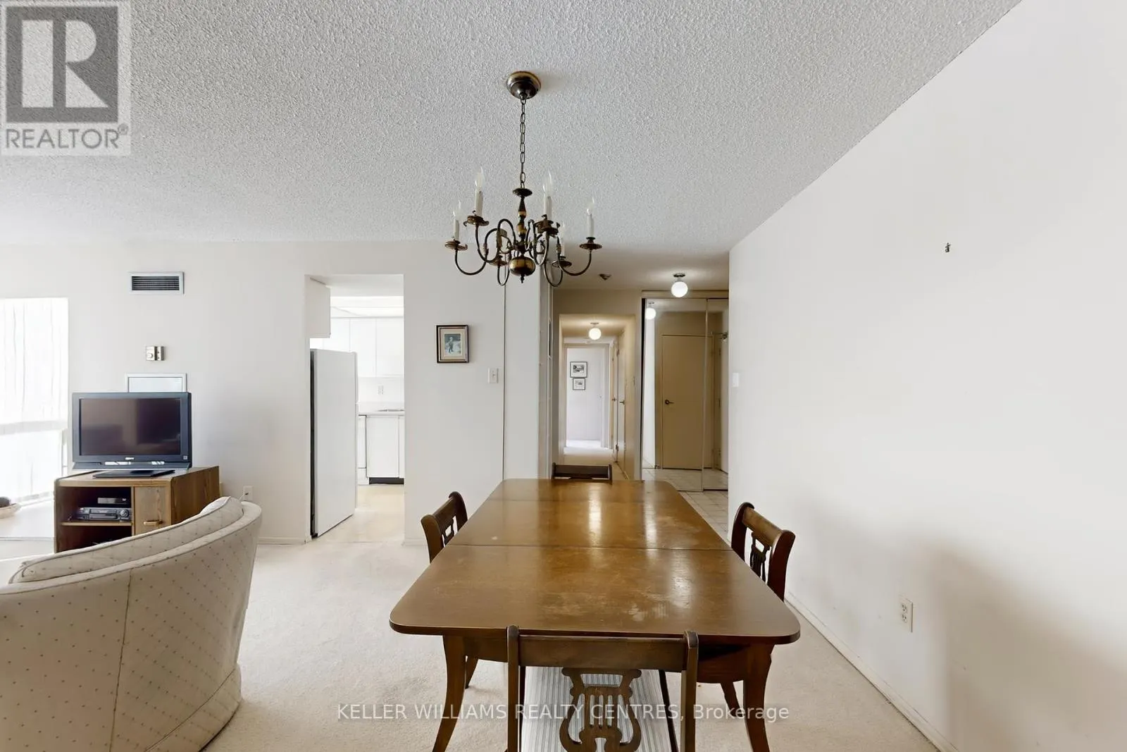 1208 - 10 MARKBROOK LANE