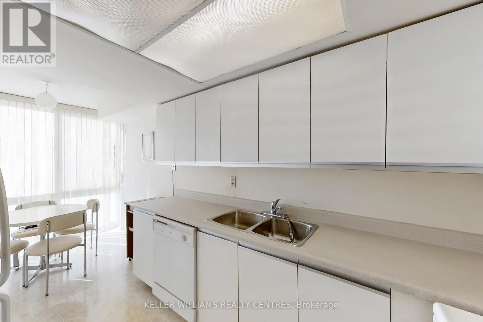 1208 - 10 MARKBROOK LANE