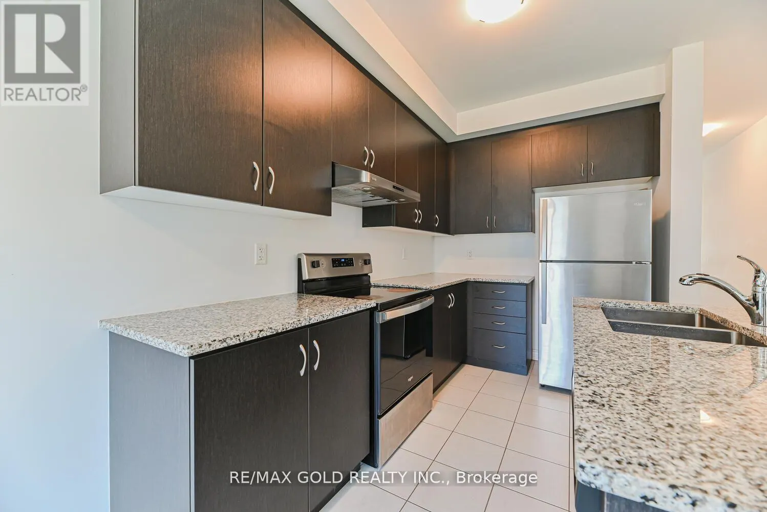 84 KEPPEL CIRCLE