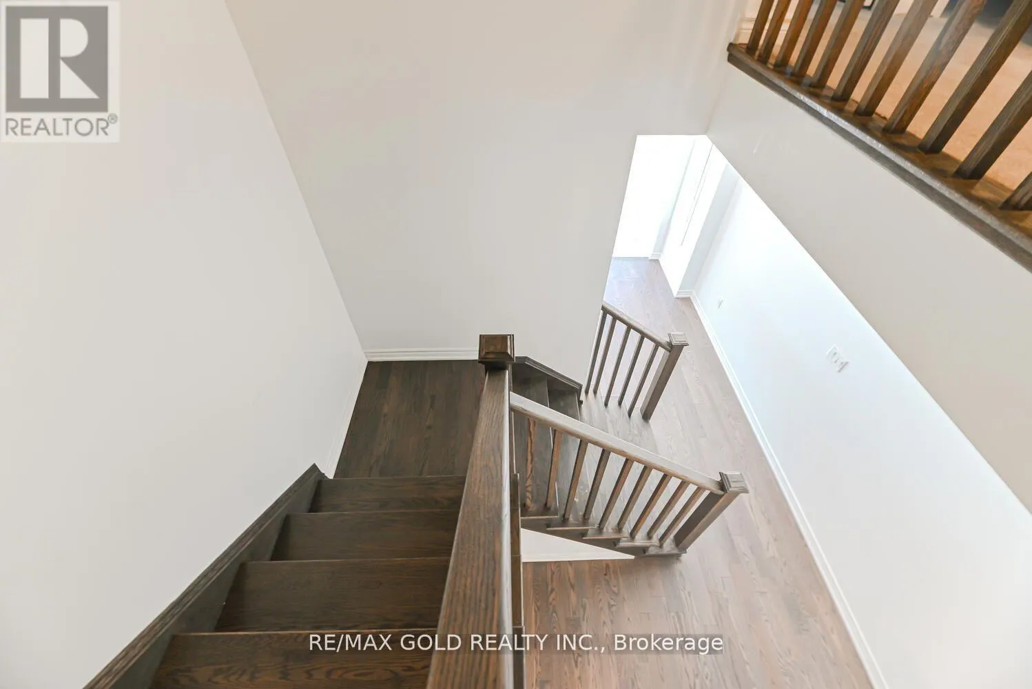 84 KEPPEL CIRCLE