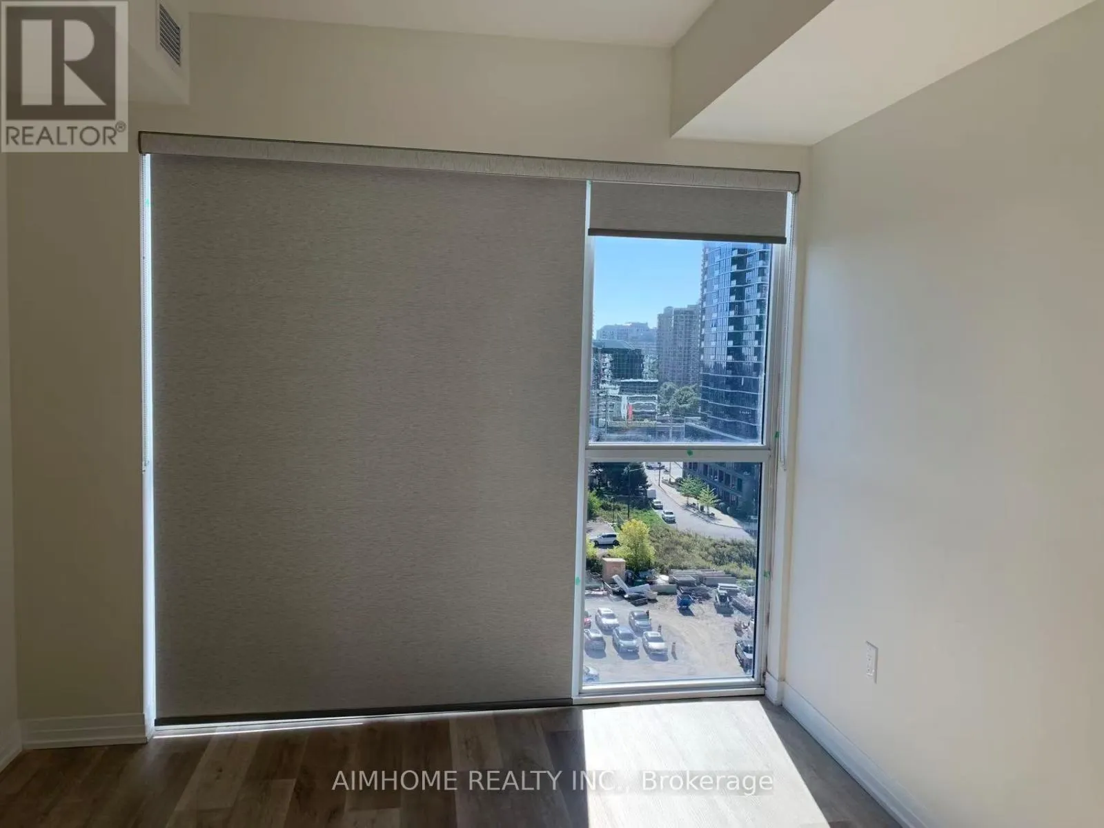 803 - 15 WATERGARDEN DRIVE