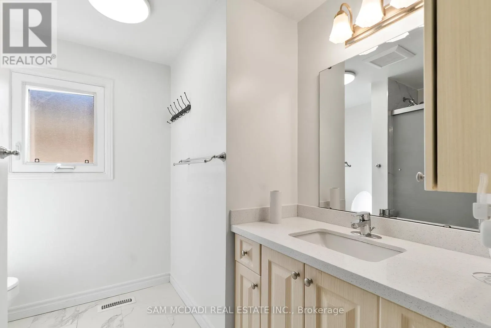 5948 FEATHERHEAD CRESCENT