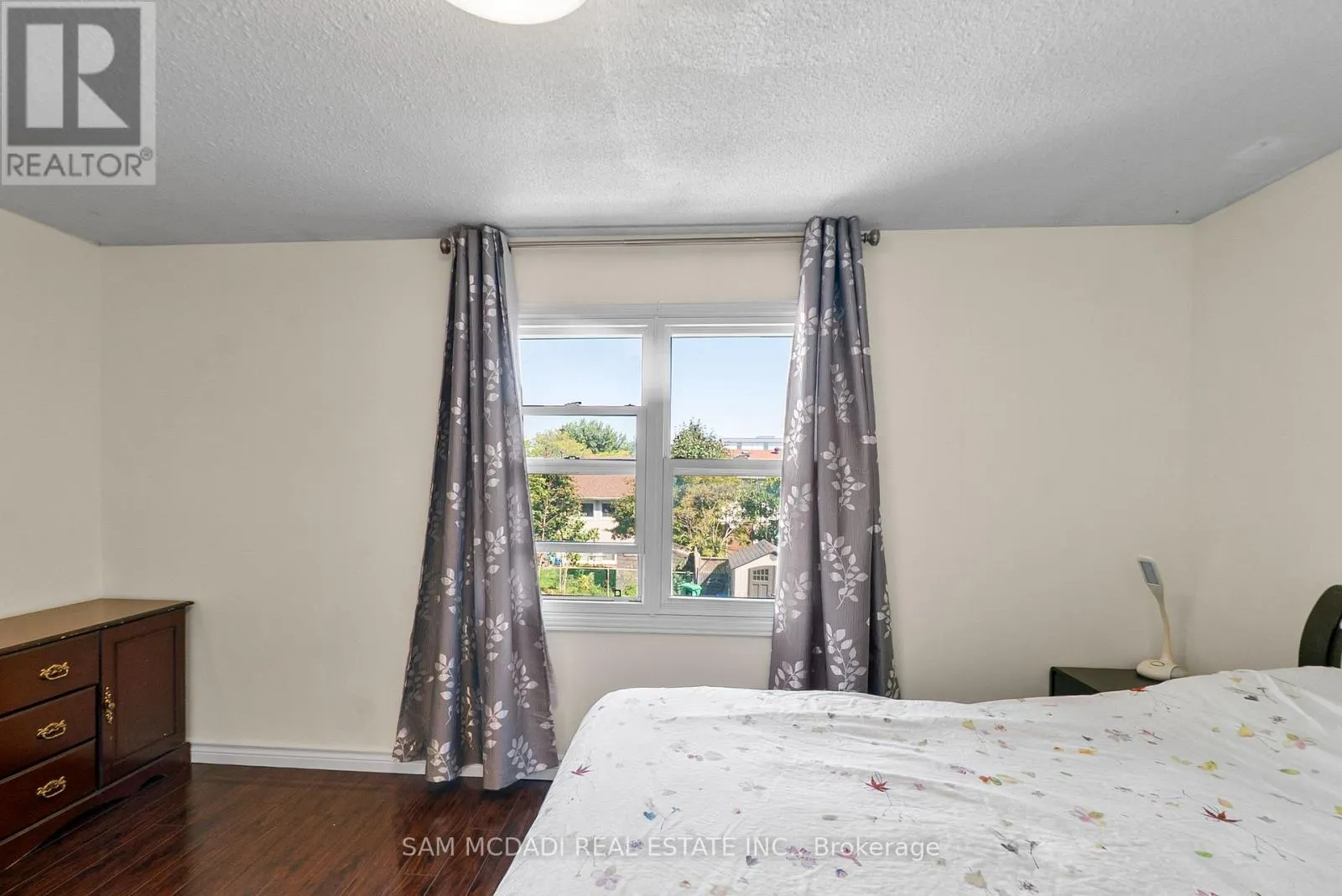 5948 FEATHERHEAD CRESCENT