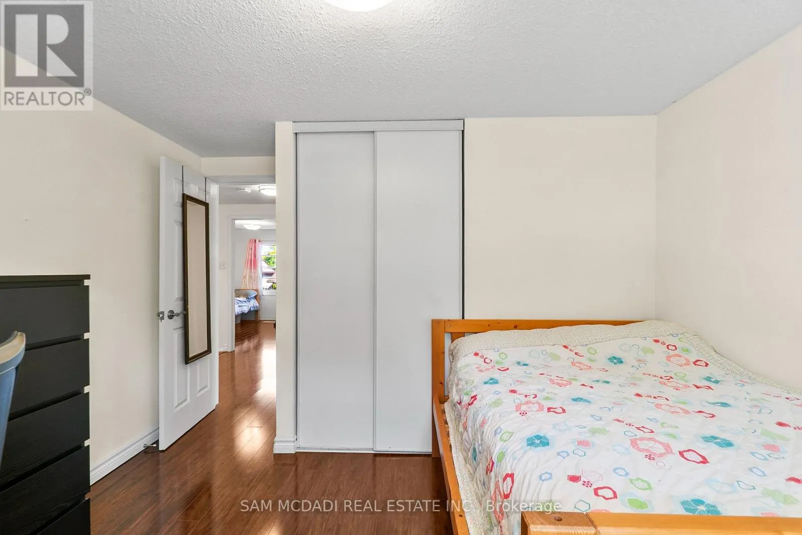 5948 FEATHERHEAD CRESCENT