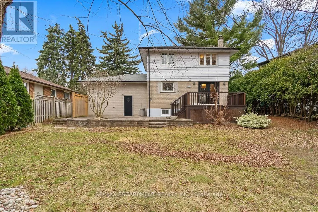 561 WINGROVE CRESCENT