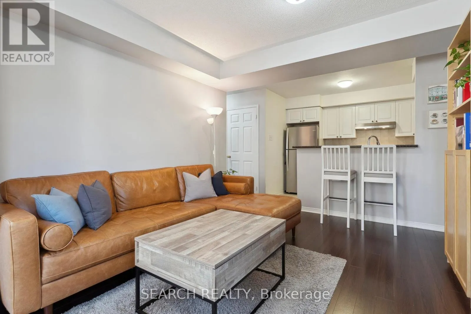 202 - 4975 SOUTHAMPTON DRIVE