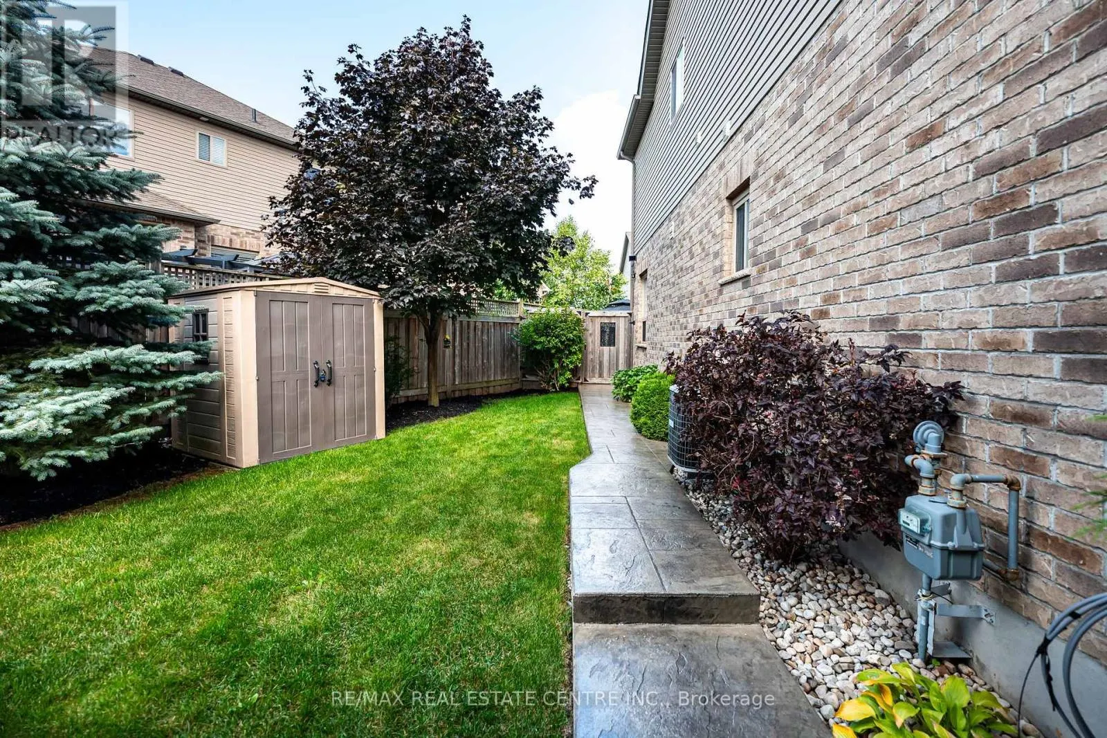 33 WARDLAW AVENUE