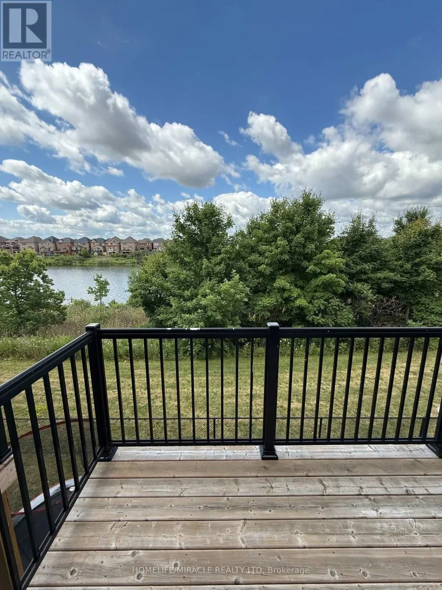 8 POMARINE WAY