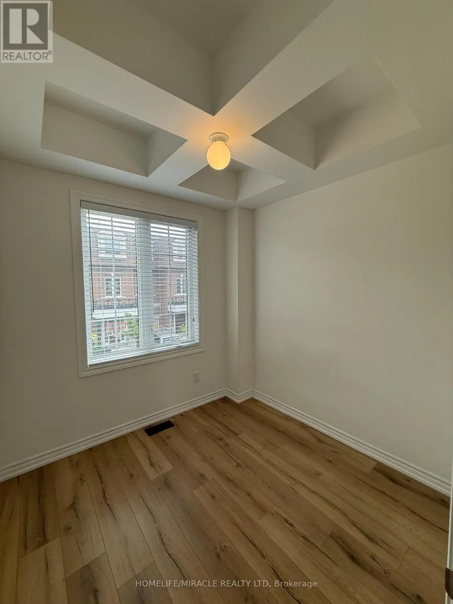 8 POMARINE WAY