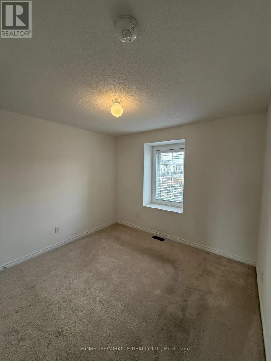8 POMARINE WAY