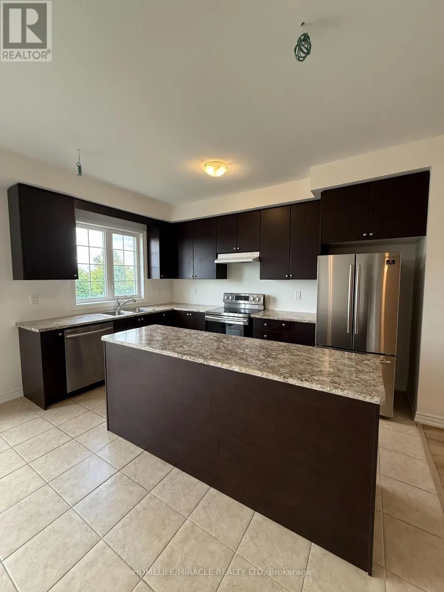 8 POMARINE WAY