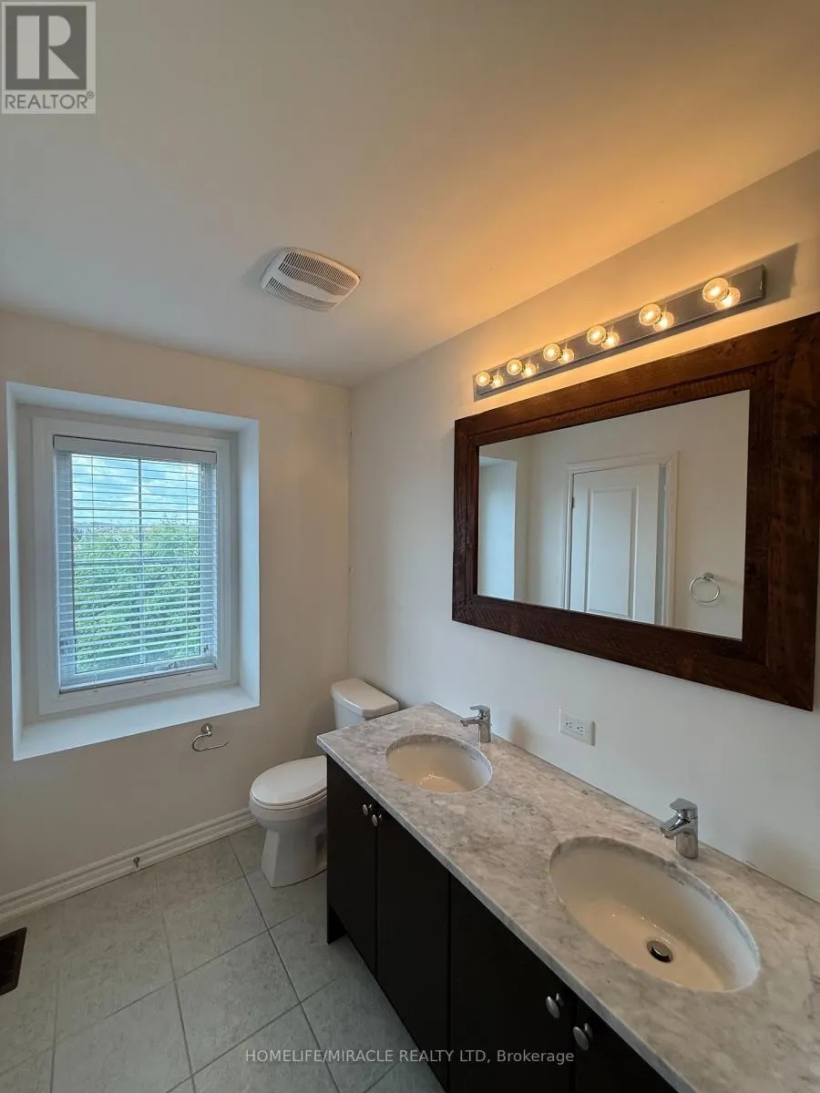 8 POMARINE WAY