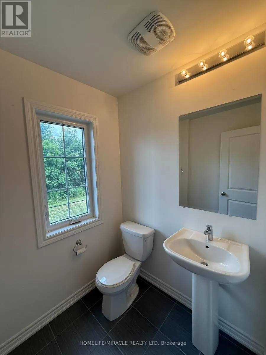 8 POMARINE WAY