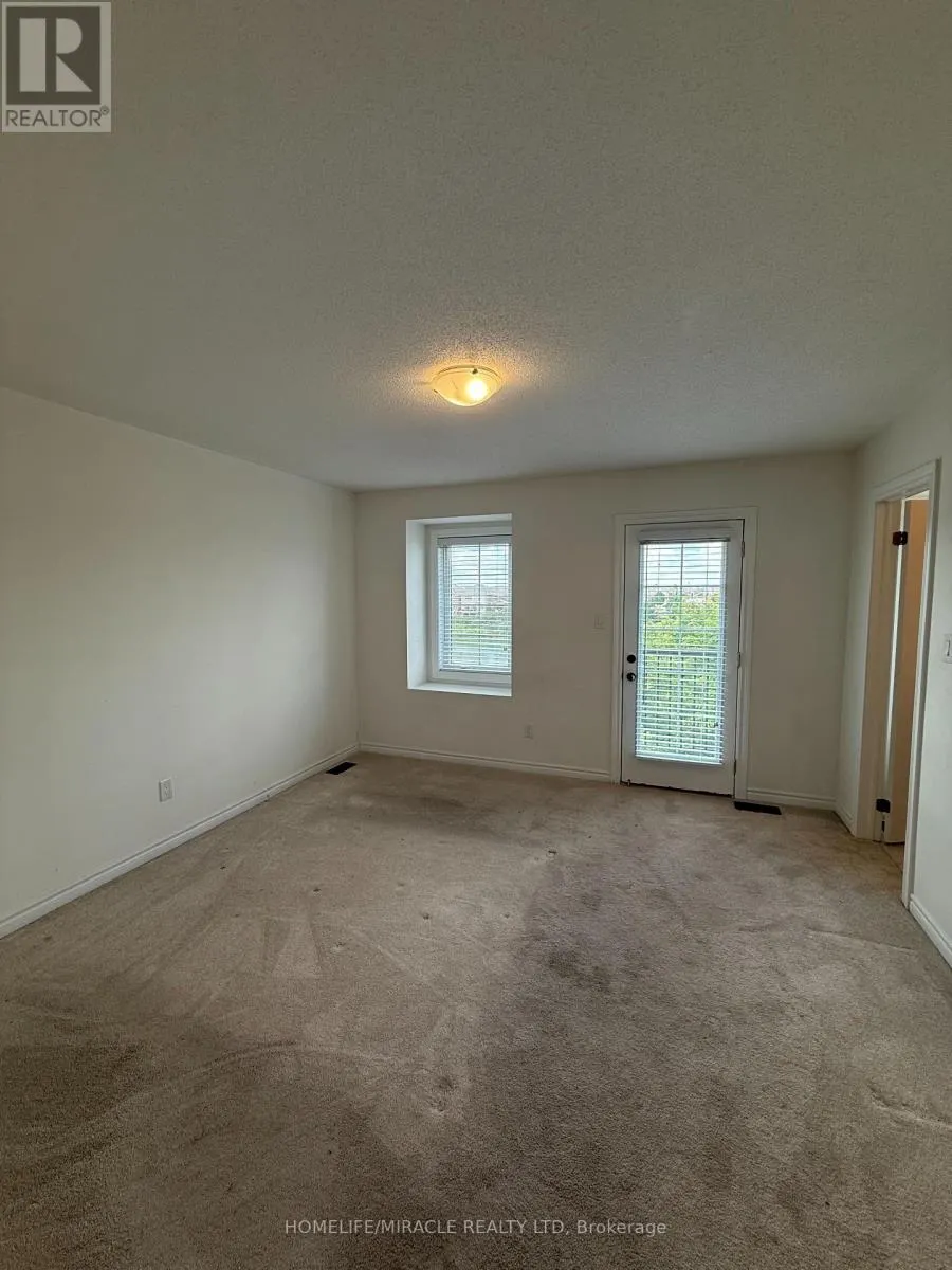 8 POMARINE WAY