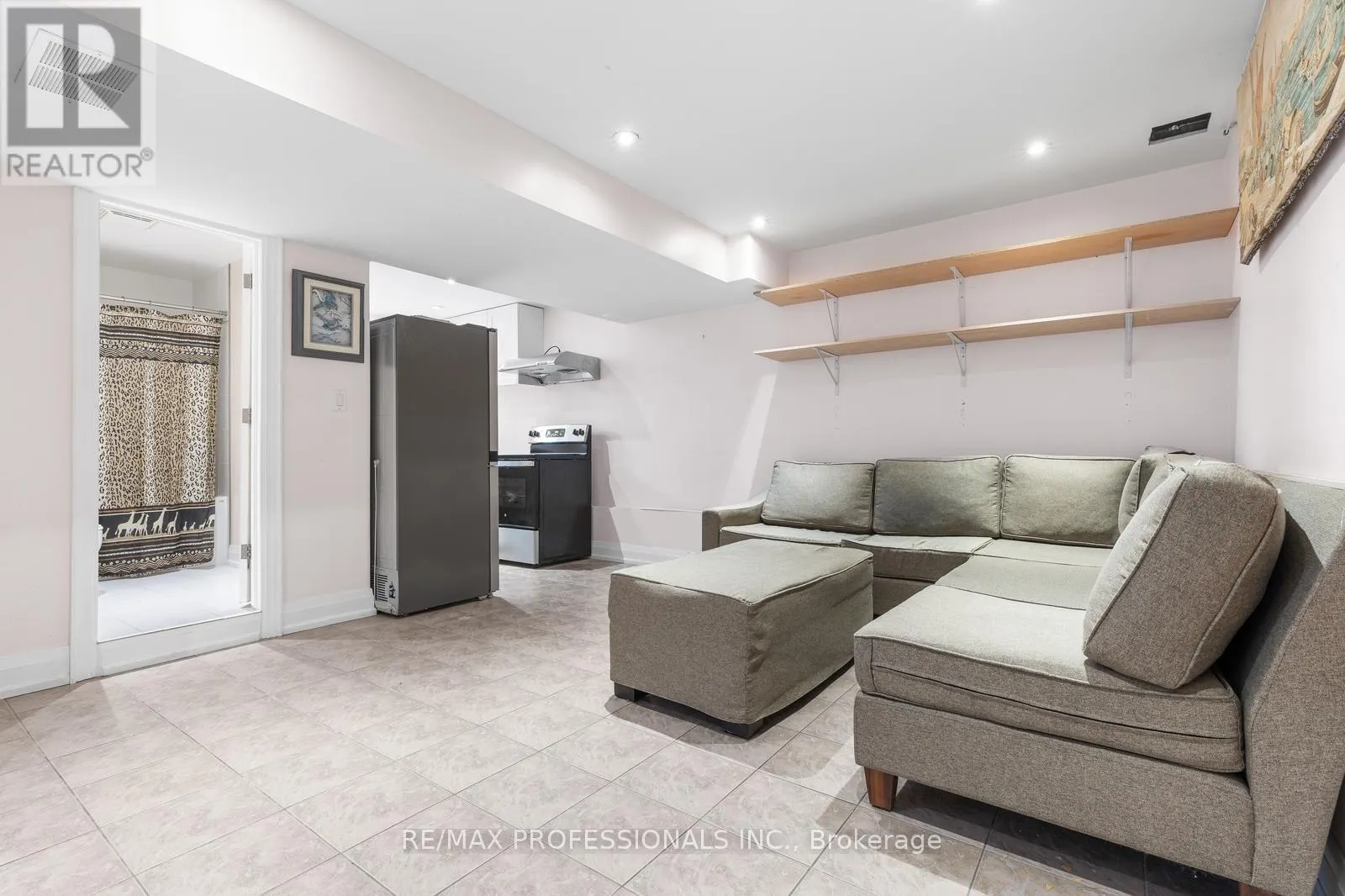 BSMT - 2106 LAWRENCE AVENUE W
