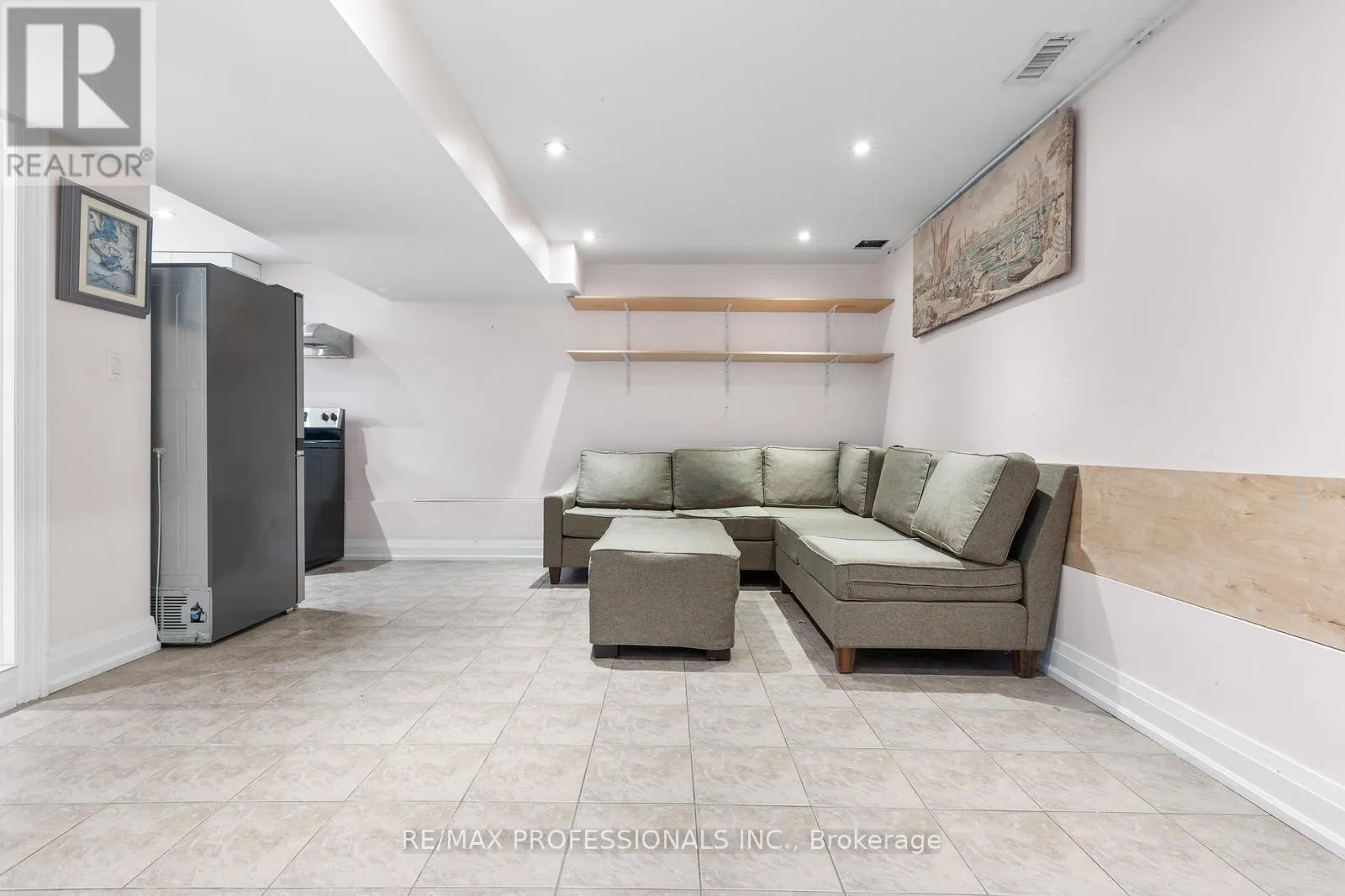 BSMT - 2106 LAWRENCE AVENUE W