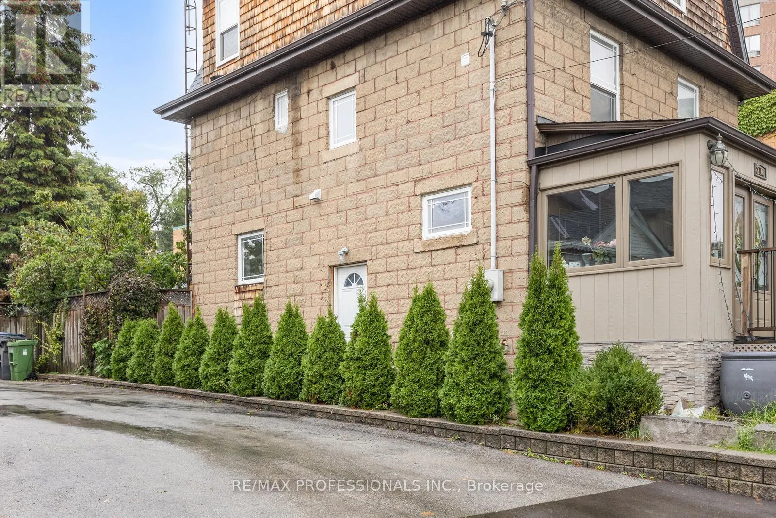 BSMT - 2106 LAWRENCE AVENUE W