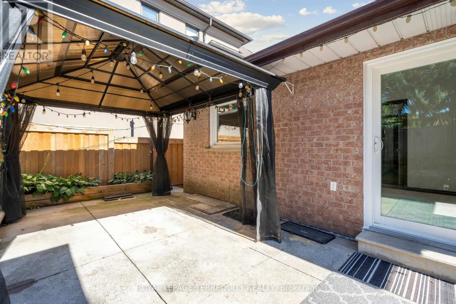 664 SCARLETT AVENUE