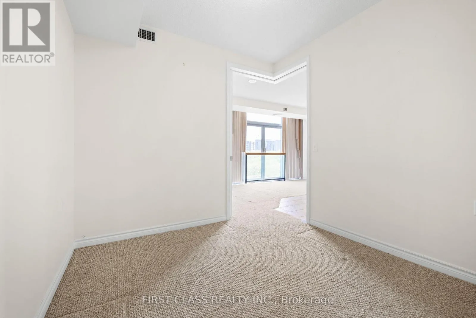 905 - 200 BURNHAMTHORPE ROAD E