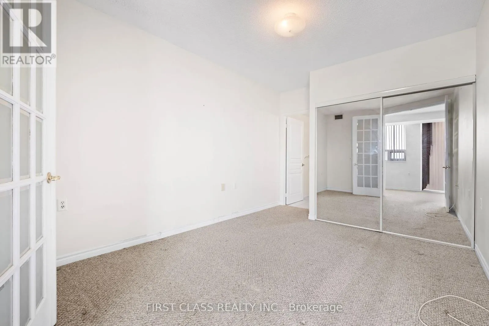905 - 200 BURNHAMTHORPE ROAD E