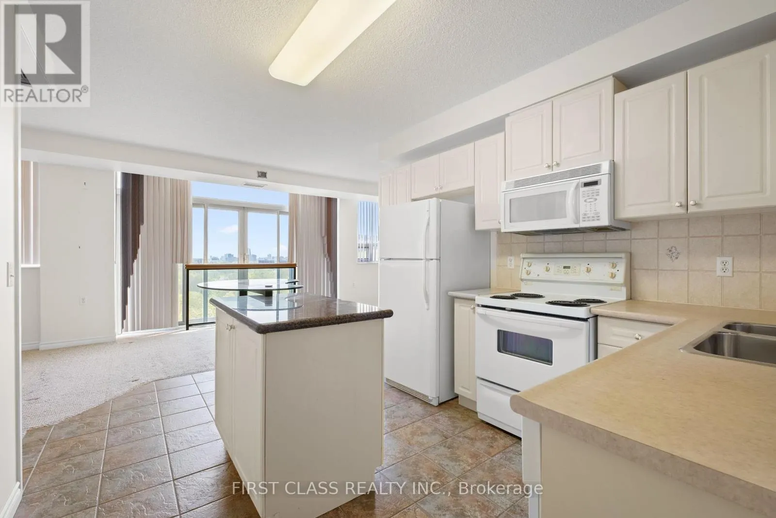 905 - 200 BURNHAMTHORPE ROAD E