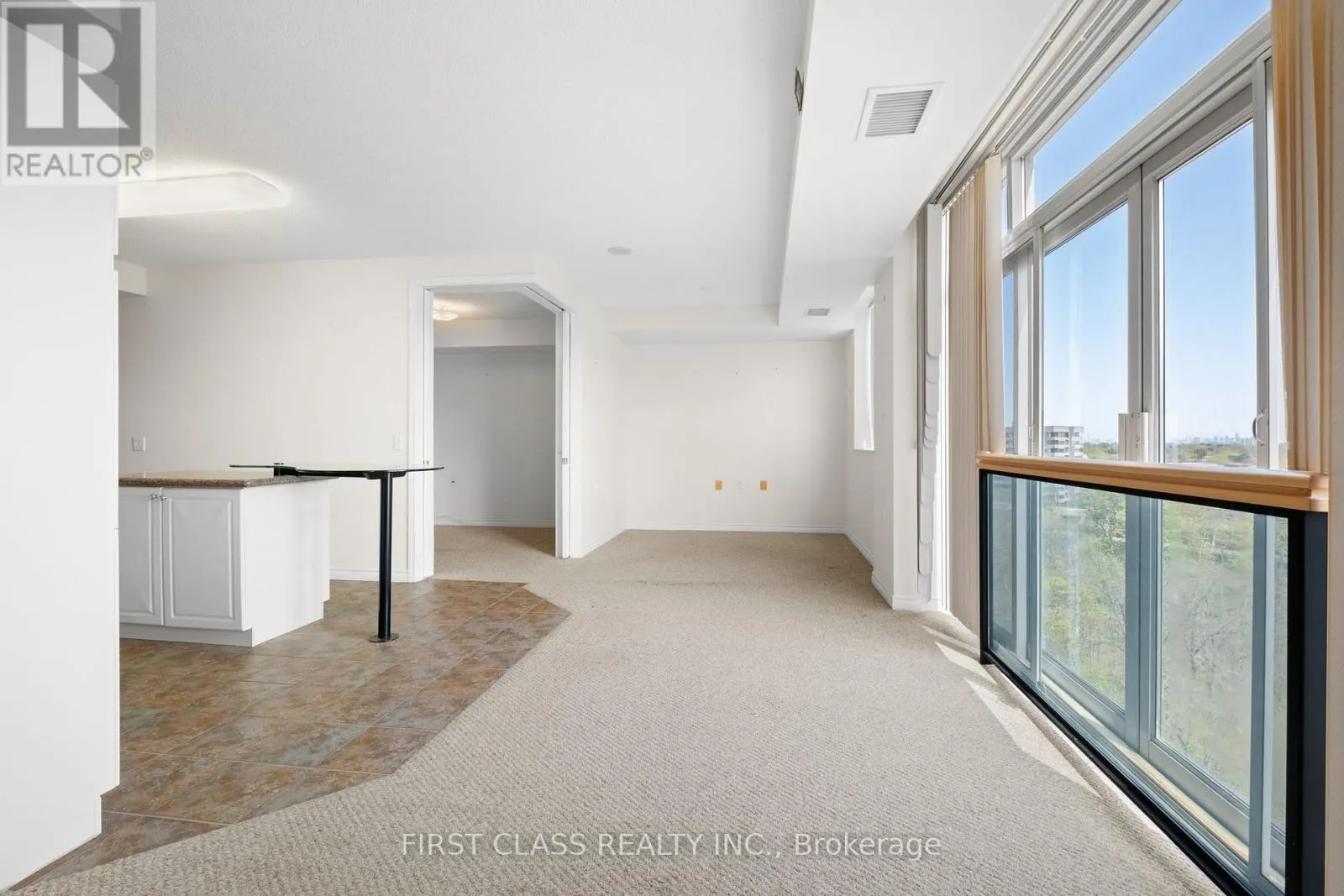 905 - 200 BURNHAMTHORPE ROAD E