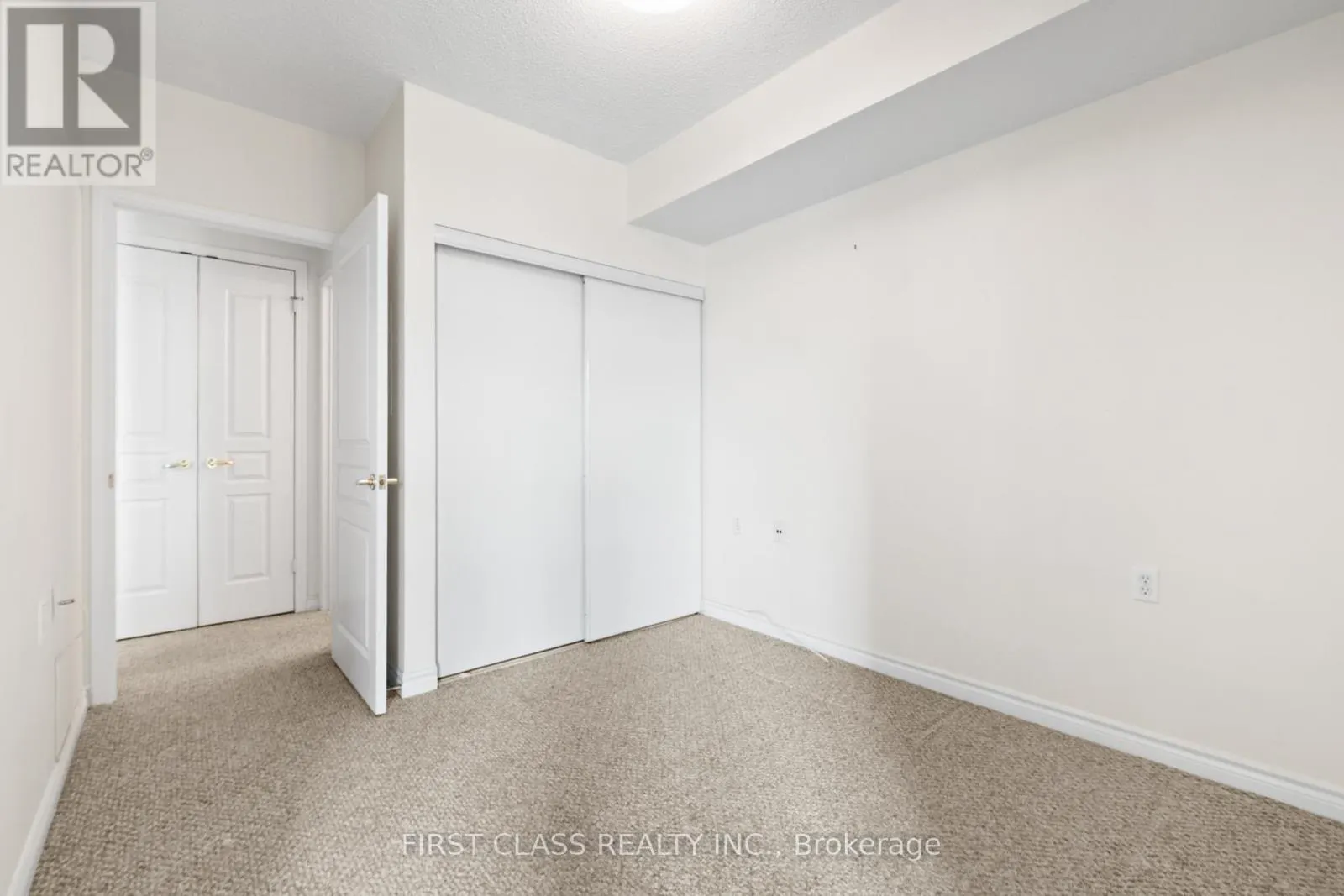 905 - 200 BURNHAMTHORPE ROAD E