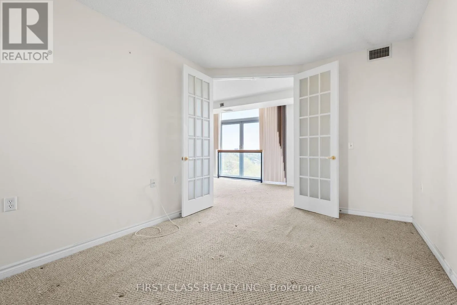 905 - 200 BURNHAMTHORPE ROAD E