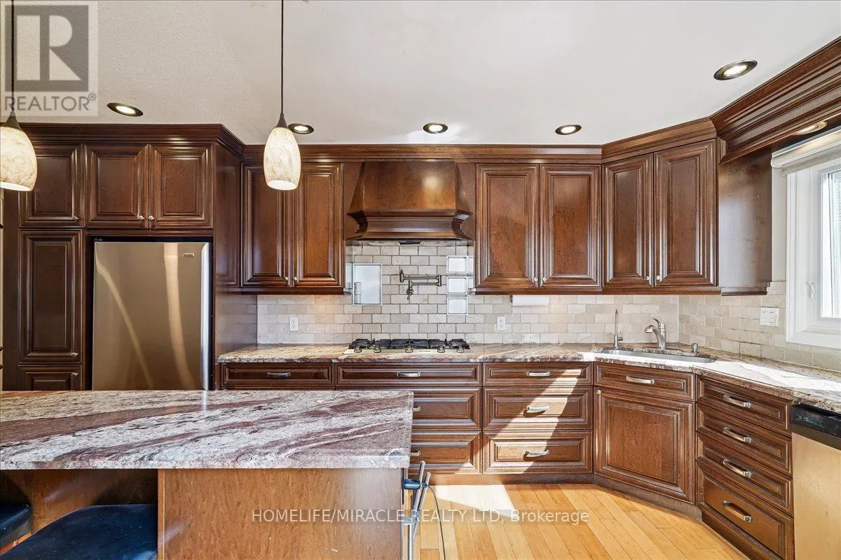 110 BLACKTHORN LANE