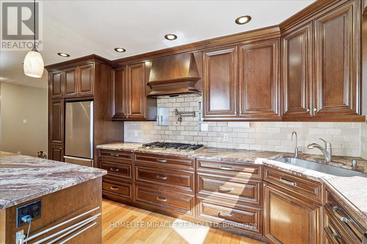 110 BLACKTHORN LANE