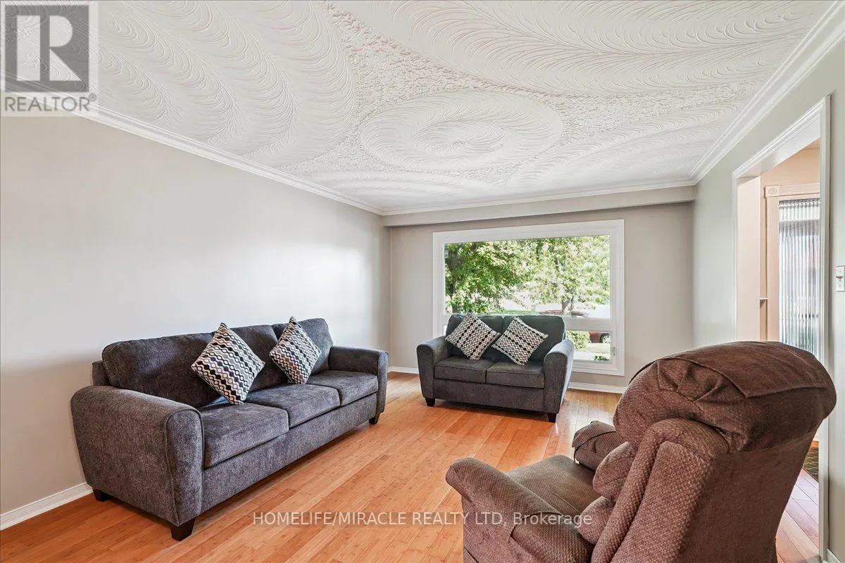110 BLACKTHORN LANE