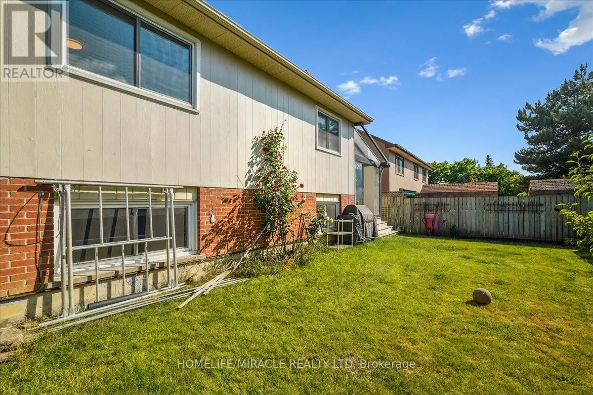 110 BLACKTHORN LANE