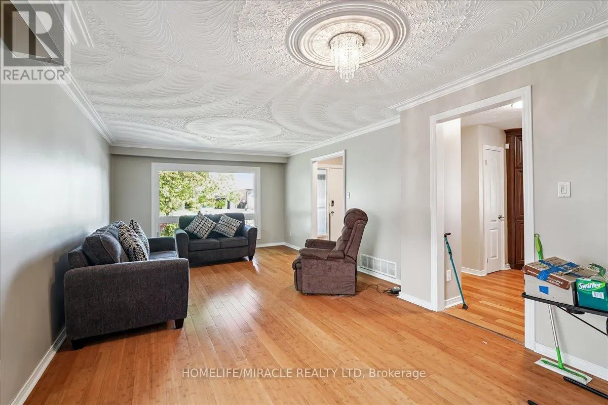 110 BLACKTHORN LANE