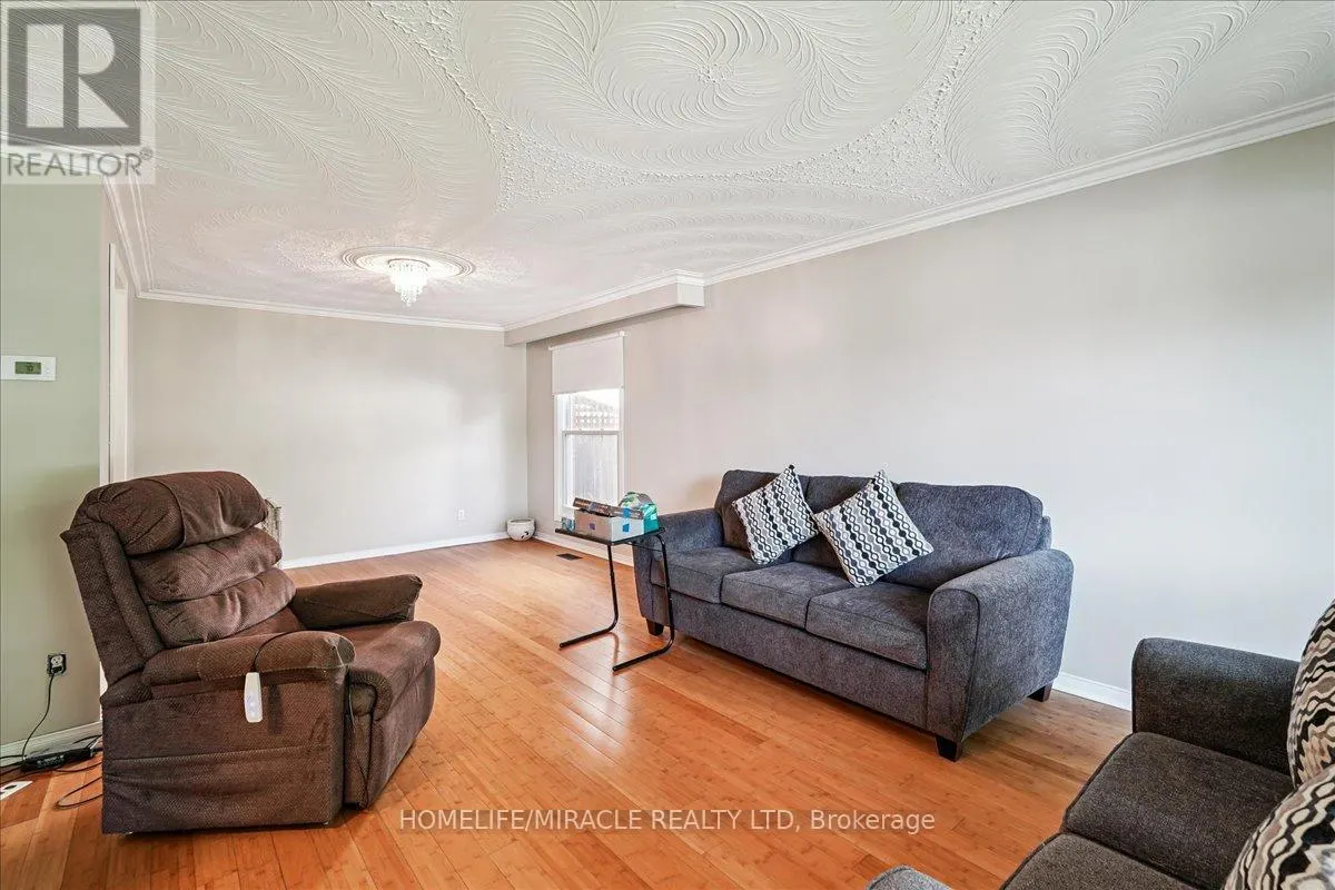 110 BLACKTHORN LANE
