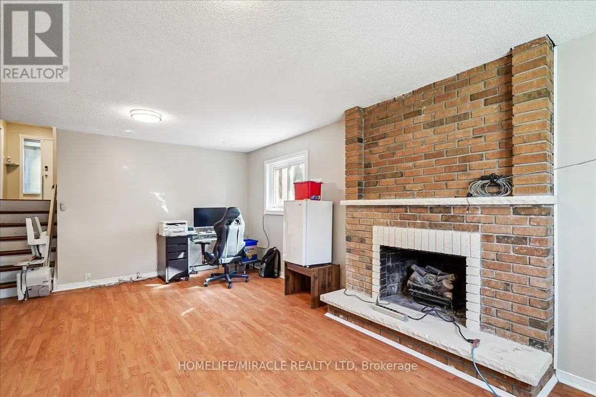 110 BLACKTHORN LANE