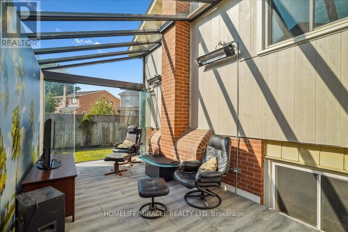 110 BLACKTHORN LANE