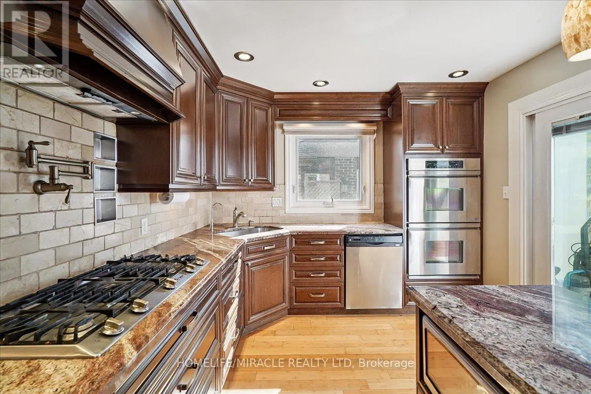 110 BLACKTHORN LANE