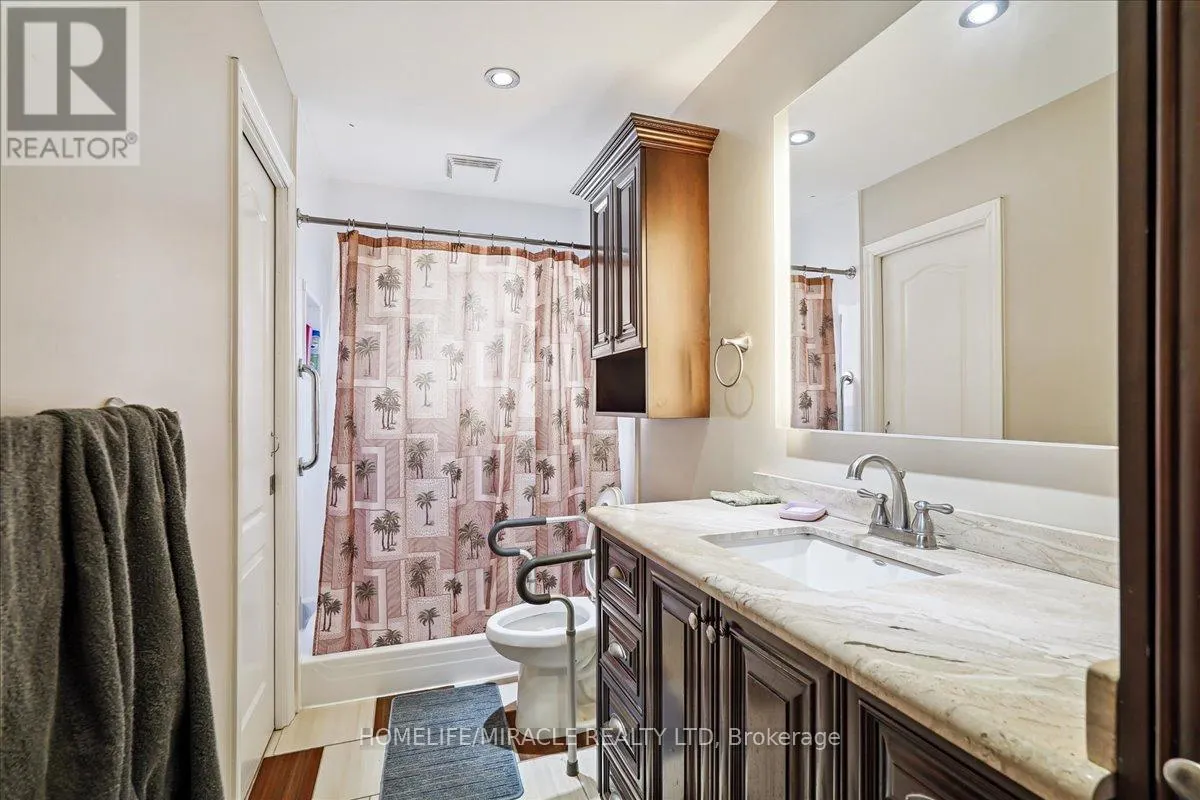 110 BLACKTHORN LANE